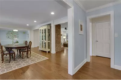 400 Hunters Glen Court, Atlanta, GA 30328 - Photo 12