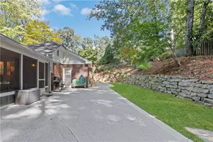 400 Hunters Glen Ct, Atlanta, GA 30328 - Photo 10