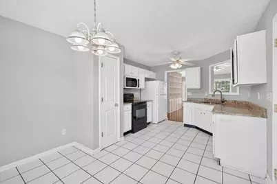 6285 Huntcliff Drive, Flowery Branch, GA 30542 - Photo 12