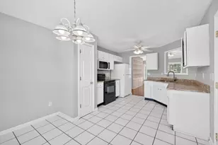 6285 Huntcliff Dr, Flowery Branch, GA 30542 - Photo 12