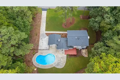 5004 Mountclaire Road, Stone Mountain, GA 30087 - Photo 2