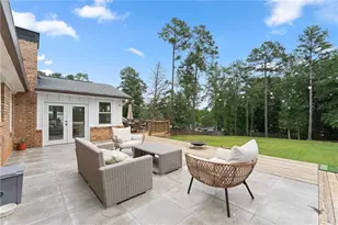 1095 Tuxedo Dr, Roswell, GA 30075 - Photo 6