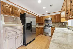 1726 W Point Cir, Marietta, GA 30068 - Photo 14