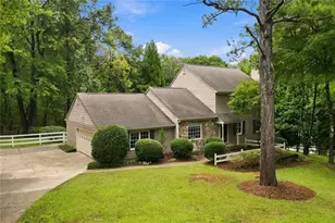 1726 W Point Cir, Marietta, GA 30068 - Photo 2