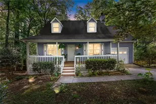 1570 Williams Cir, Cumming, GA 30041 - Photo 2