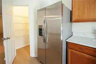 210 Parkgreen Rd, Lawrenceville, GA 30044 - Photo 12