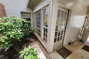 943 Barton Woods Rd NE, Atlanta, GA 30307 - Photo 2