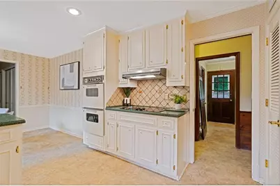 260 Burdette Road NW, Sandy Springs, GA 30327 - Photo 22