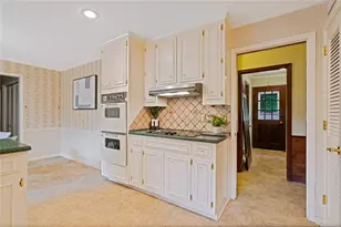 260 Burdette Rd NW, Sandy Springs, GA 30327 - Photo 22