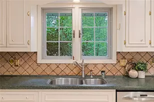 260 Burdette Rd NW, Sandy Springs, GA 30327 - Photo 12