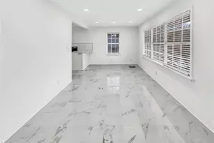 136 Victor Cir NW, Atlanta, GA 30314 - Photo 2