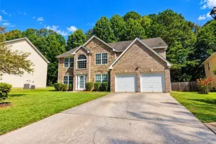 630 Ironstone Dr, Fairburn, GA 30213 - Photo 2