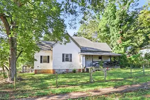 95 Hood St, Commerce, GA 30529 - Photo 2