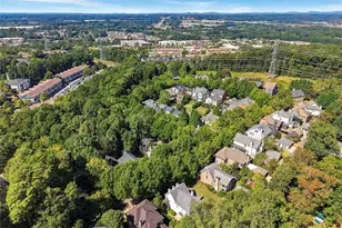 1426 Hedgewood Ln NW, Kennesaw, GA 30152 - Photo 32