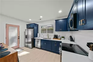 674 Jett St NW, Atlanta, GA 30318 - Photo 4