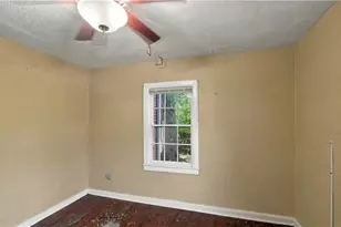 620 S Gordon Circle, Hapeville, GA 30354 - Photo 16