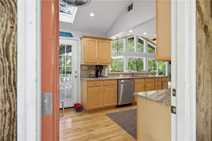 3599 Lakeview Dr, Gainesville, GA 30501 - Photo 4