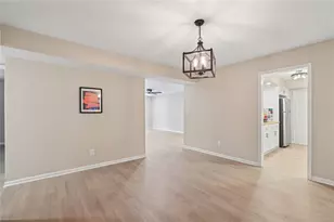 6851 Roswell Rd, Sandy Springs, GA 30328 - Photo 20