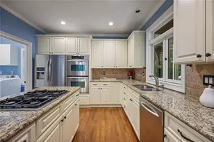 290 Edwardton Ct, Roswell, GA 30076 - Photo 2