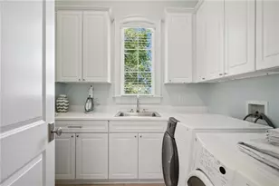 4659 Club Cir NE, Atlanta, GA 30319 - Photo 38