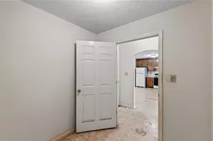 1701 Beeks Rd, Williamson, GA 30292 - Photo 24