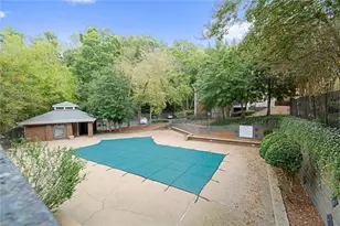 704 Barrington Hills Dr, Sandy Springs, GA 30350 - Photo 38