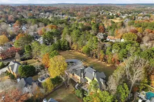 7611 Regency Cir, Sandy Springs, GA 30350 - Photo 12