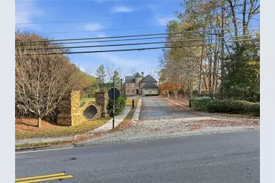 7611 Regency Circle, Sandy Springs, GA 30350 - Photo 14