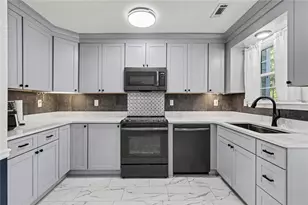 130 Hemlock Dr, Newnan, GA 30263 - Photo 4