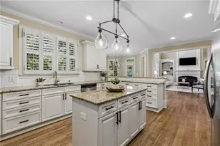 115 Amberly Pl, Roswell, GA 30075 - Photo 2
