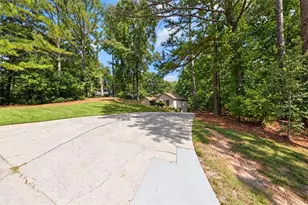575 Periwinkle Dr, Roswell, GA 30075 - Photo 2