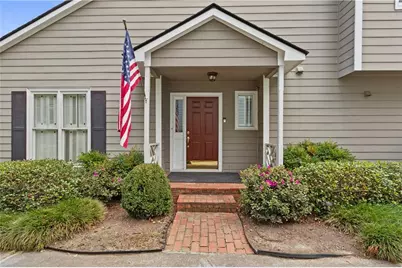 1055 Club Place NE, Atlanta, GA 30319 - Photo 4