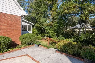 862 Chestnut Lake Dr NE, Marietta, GA 30068 - Photo 52