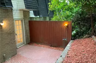5440 Chemin De Vie, Sandy Springs, GA 30342 - Photo 20