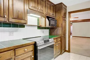 2570 Benton Dr, Jonesboro, GA 30236 - Photo 10