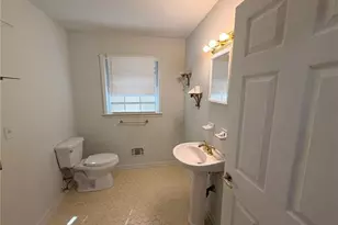 2878 Pine Valley Cir, East Point, GA 30344 - Photo 4
