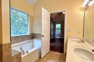 2865 Fairburn Cir SW, Atlanta, GA 30331 - Photo 10