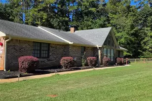 5700 Leah Ln, Powder Springs, GA 30127 - Photo 2
