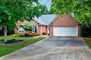 570 Olde Lauren Ct, Alpharetta, GA 30022 - Photo 2