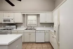 570 Olde Lauren Ct, Alpharetta, GA 30022 - Photo 16