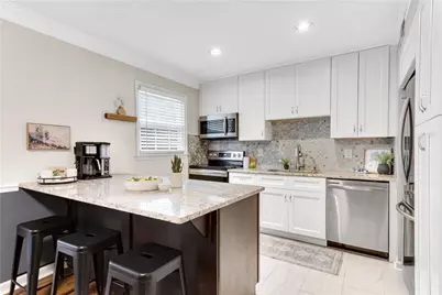6700 Roswell Road #15D, Sandy Springs, GA 30328 - Photo 8