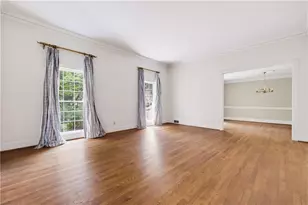 5715 Lake Island Dr, Sandy Springs, GA 30327 - Photo 14