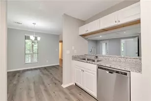 5557 Mountain Springs Cir, Stone Mountain, GA 30088 - Photo 12