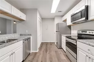 5557 Mountain Springs Cir, Stone Mountain, GA 30088 - Photo 10