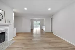 60 Chaumont Square NW, Atlanta, GA 30327 - Photo 4