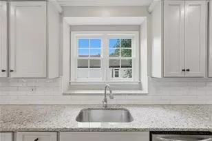 6353 Chestnut Pkwy, Flowery Branch, GA 30542 - Photo 12