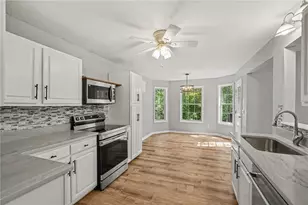 402 Eileen Cir, Canton, GA 30114 - Photo 2
