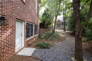 835 Glengate Pl, Sandy Springs, GA 30328 - Photo 42