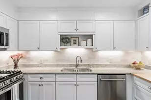 16 Palace Green Pl NW, Atlanta, GA 30318 - Photo 16