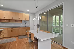 1590 Tallulah St, Atlanta, GA 30318 - Photo 10